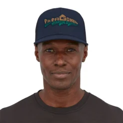 Patagonia Take A Stand Trucker Hat New Navy W/Wild Waterline -Darts Verkäufe 38356 NEWI ALL 2