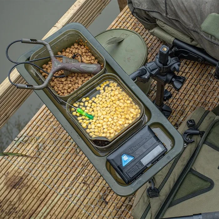 Korum Any Chair Side Tray 2 Korum Any Chair Side Tray – Bild 2