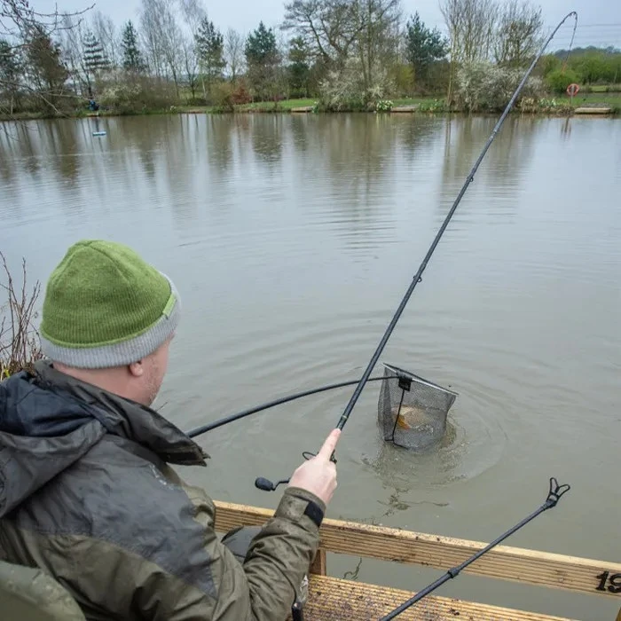 Korum Any Chair Telescopic Feeder Arm 4 Korum Any Chair Telescopic Feeder Arm – Bild 4